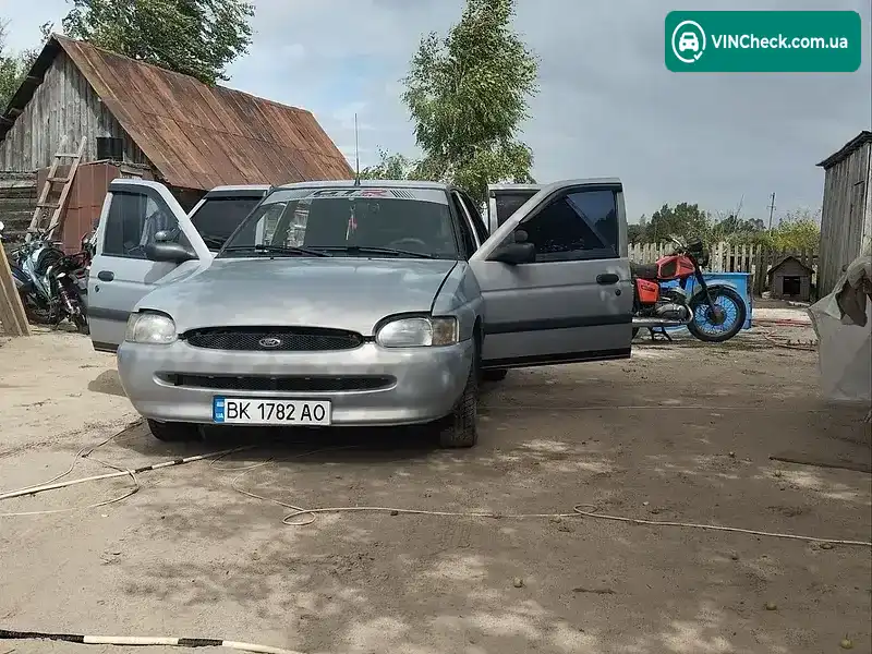 Ford Escort 1997, фото з оголошення 2 з 9, VIN WF0AXXGCAAVR79308