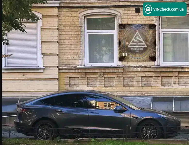 Tesla Model 3 2023, фото з оголошення 2 з 5, VIN 5YJ3E1EA1PF693985
