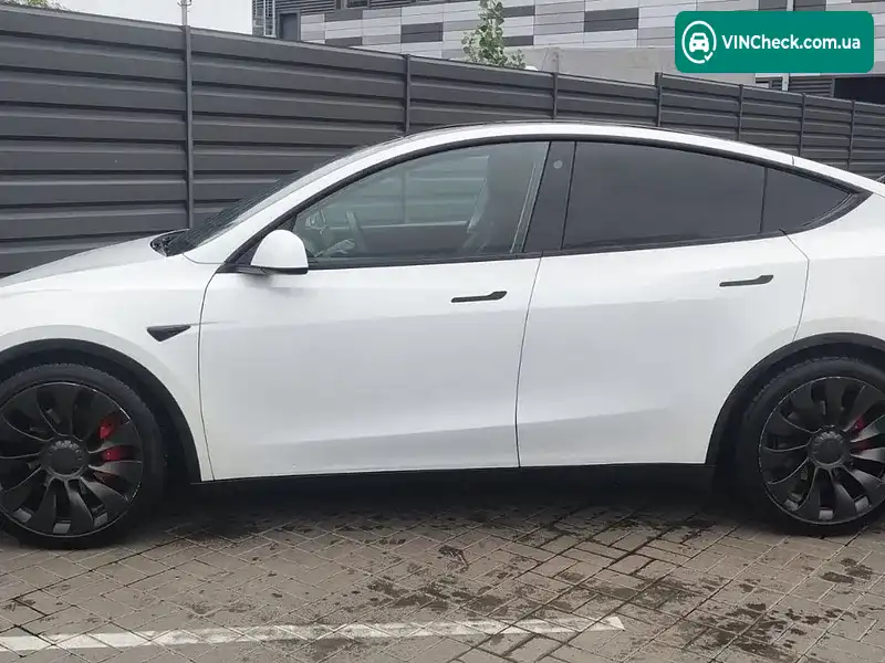 Tesla Model Y 2021, фото з оголошення 2 з 13, VIN 5YJYGDEF0MF264071