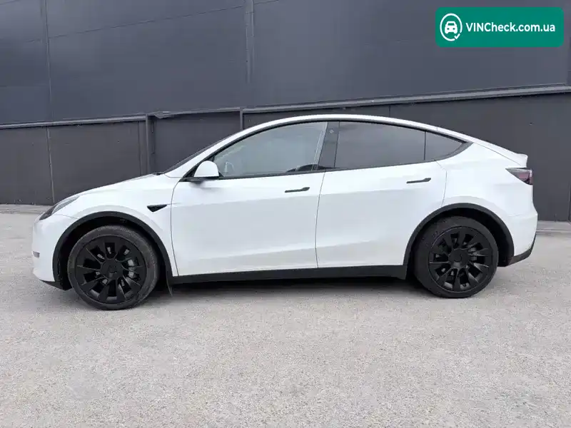 Tesla Model Y 2023, фото з оголошення 2 з 17, VIN 7SAYGDEE3PF690691