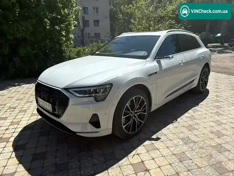 Audi e-tron 2019, фото з оголошення 2 з 20, VIN WAUZZZGE0LB012805
