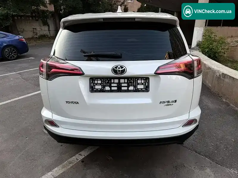 Toyota RAV4 2016, фото з оголошення 1 з 12, VIN JTMBBREV40D082934