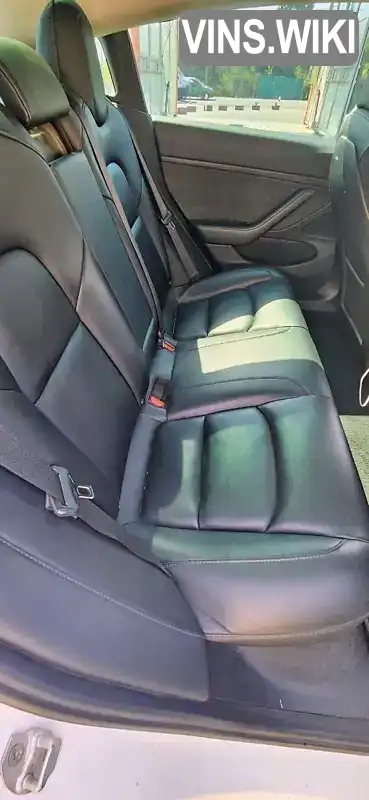 Tesla Model 3 2019, фото з оголошення 2 з 10, VIN 5YJ3E1EB2KF511860