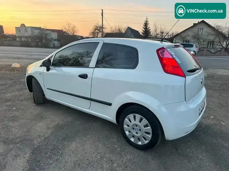 Fiat Punto 2011, фото з оголошення 2 з 21, VIN ZFA19900000807754