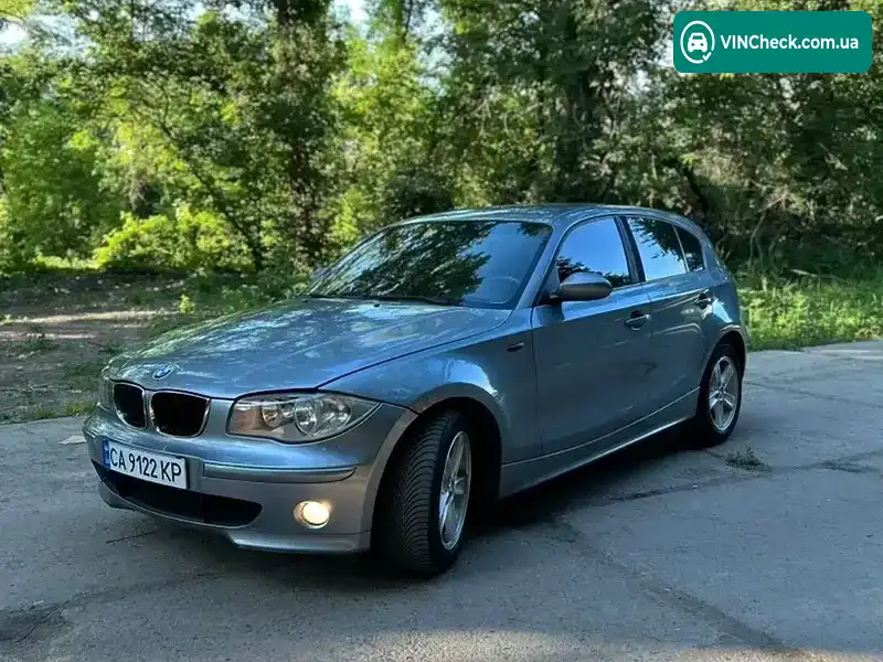 BMW 1 Series 2004, фото з оголошення 2 з 10, VIN WBAUF51070JT40295