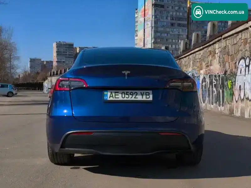 Tesla Model Y 2024, фото з оголошення 2 з 21, VIN 7SAYGDED5RF082102
