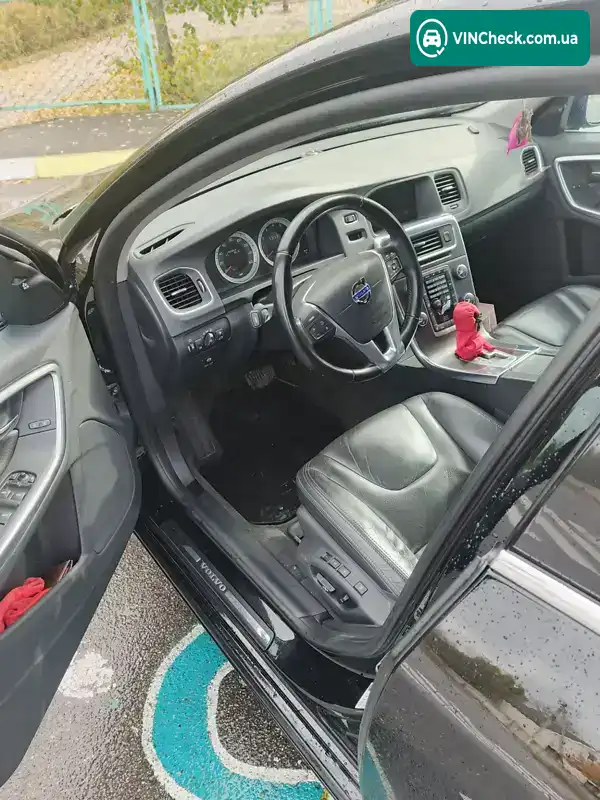 Volvo S60 2011, фото з оголошення 2 з 21, VIN YV1622FS6C2038344