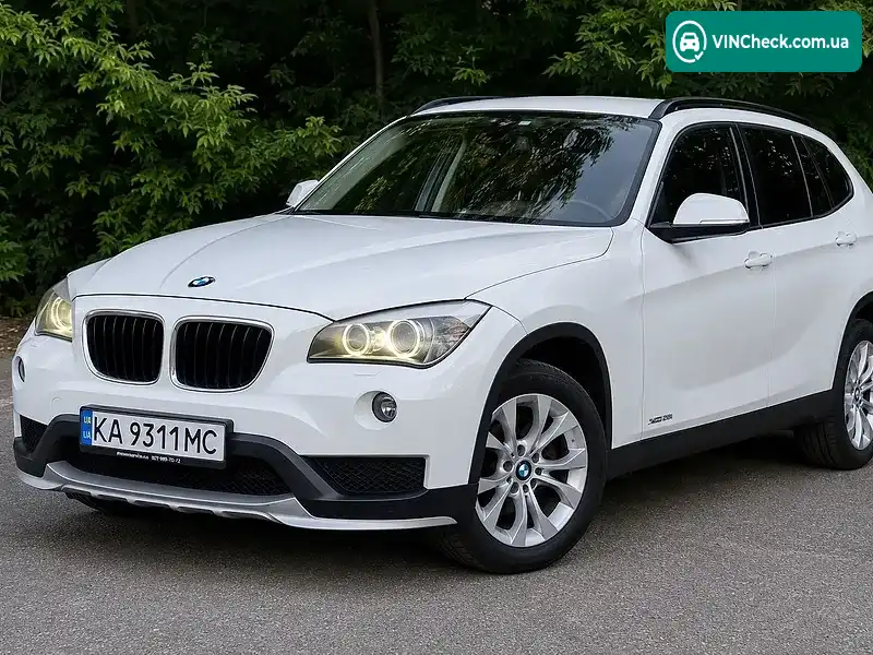 BMW X1 2013, фото з оголошення 1 з 20, VIN WBAVL1C51DVR92178