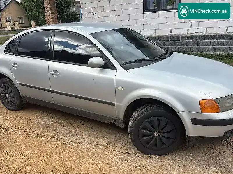 Volkswagen Passat 1998, фото з оголошення 1 з 8, VIN WVWZZZ3BZXP145922