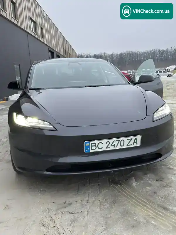 Tesla Model 3 2024, фото з оголошення 2 з 8, VIN 5YJ3E1EAXRF718546