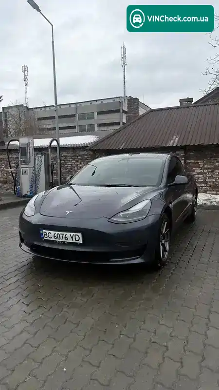 Tesla Model 3 2023, фото з оголошення 2 з 21, VIN 5YJ3E1EA3PF685192
