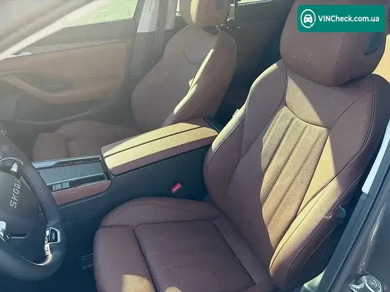 Skoda Superb 2026, фото з оголошення 2 з 9, VIN TMBCR0NZ6TC044100