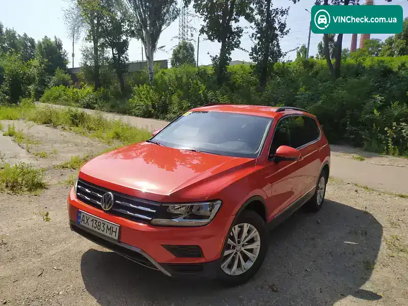 Volkswagen Tiguan 2017, фото з оголошення 2 з 16, VIN 3VV2B7AX3JM085827