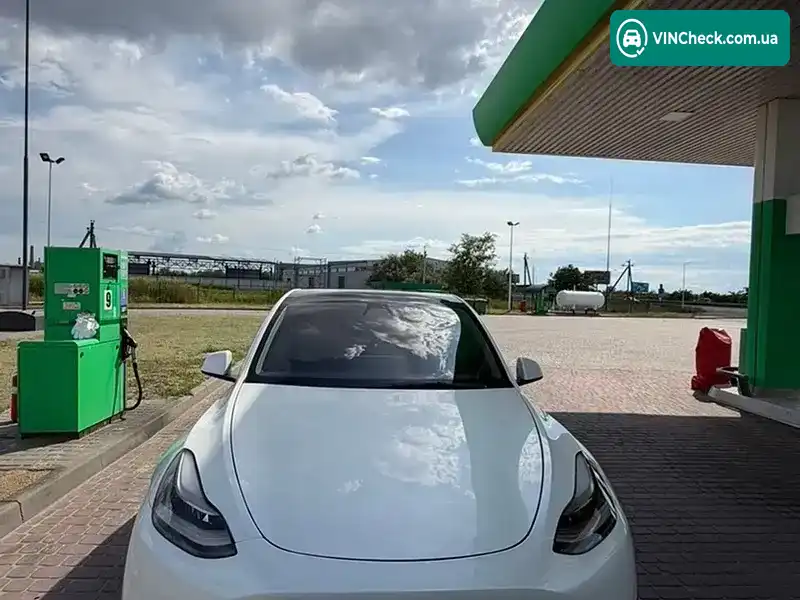 Tesla Model Y 2021, фото з оголошення 2 з 20, VIN 5YJYGAEE9MF172897
