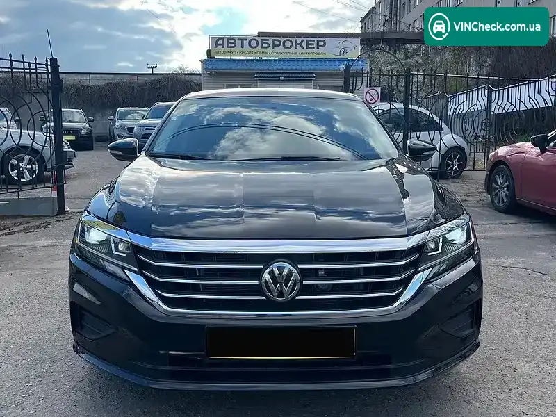 Volkswagen Passat 2021, фото з оголошення 2 з 20, VIN 1VWAA7A37MC017169