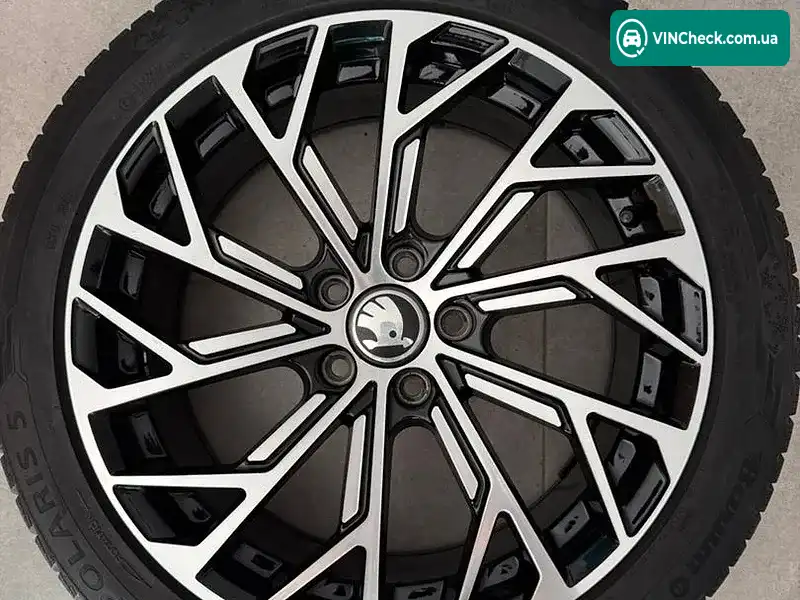 Skoda Superb 2019, фото з оголошення 2 з 20, VIN TMBJH7NP7L7044245