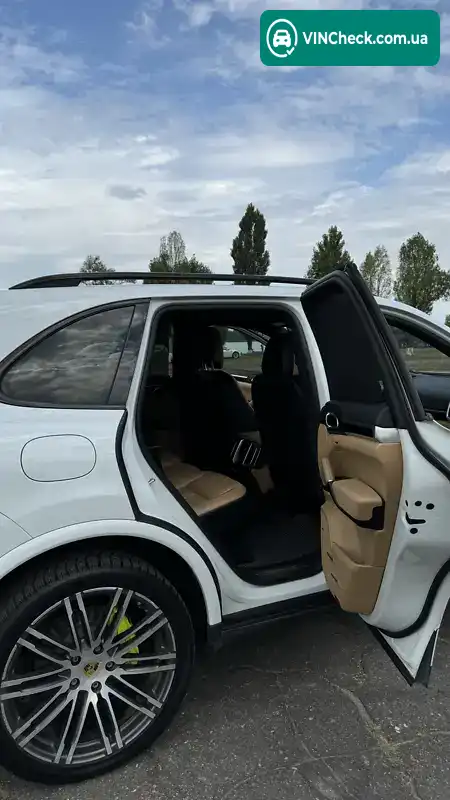 Porsche Cayenne 2017, фото з оголошення 2 з 20, VIN WP1AE2A29JLA72573