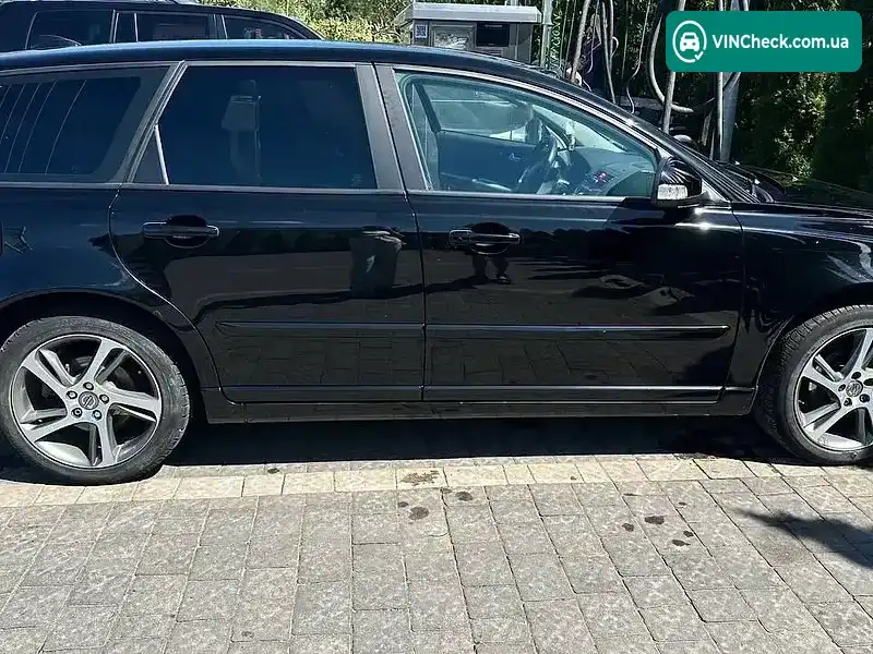 Volvo V50 2011, фото з оголошення 2 з 19, VIN YV1MW84F1C2663927