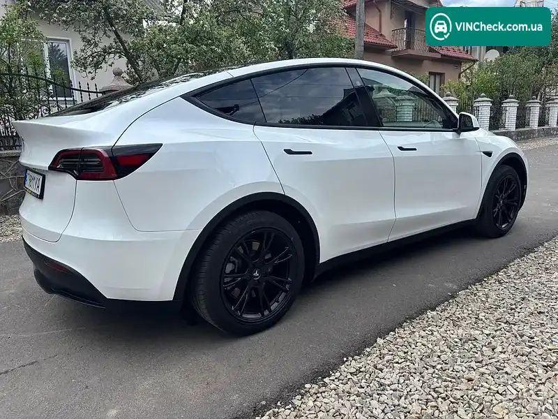 Tesla Model Y 2024, фото з оголошення 2 з 20, VIN 7SAYGDED3RF160070