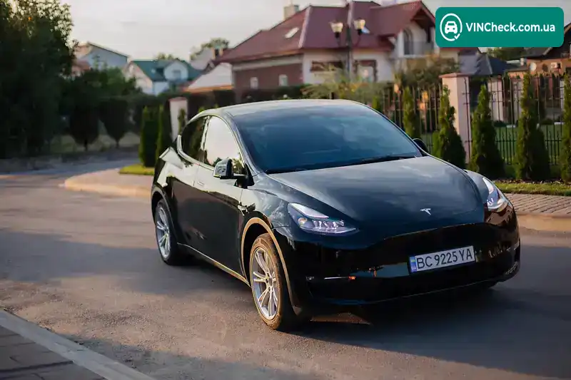 Tesla Model Y 2023, фото з оголошення 2 з 13, VIN 7SAYGDEE8PF883287