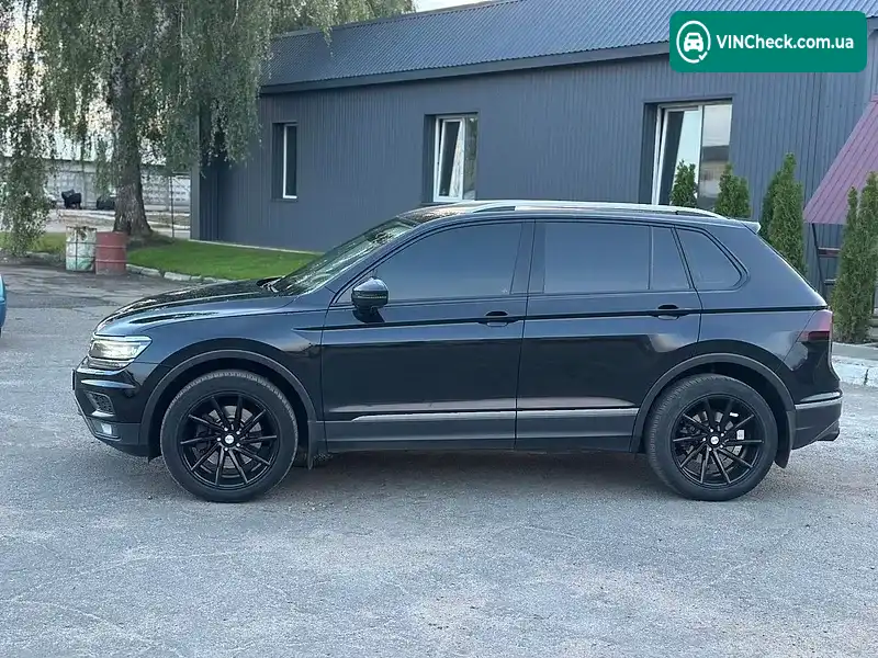 Volkswagen Tiguan 2018, фото з оголошення 2 з 20, VIN WVGZZZ5NZJW971907