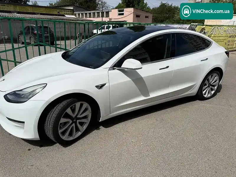 Tesla Model 3 2019, фото з оголошення 2 з 9, VIN 5YJ3E1EAXKF402621