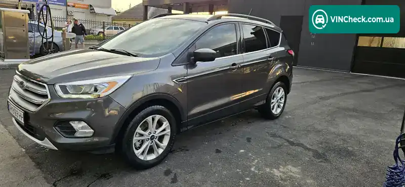 Ford Escape 2018, фото з оголошення 2 з 17, VIN 1FMCU9GD5JUD53077