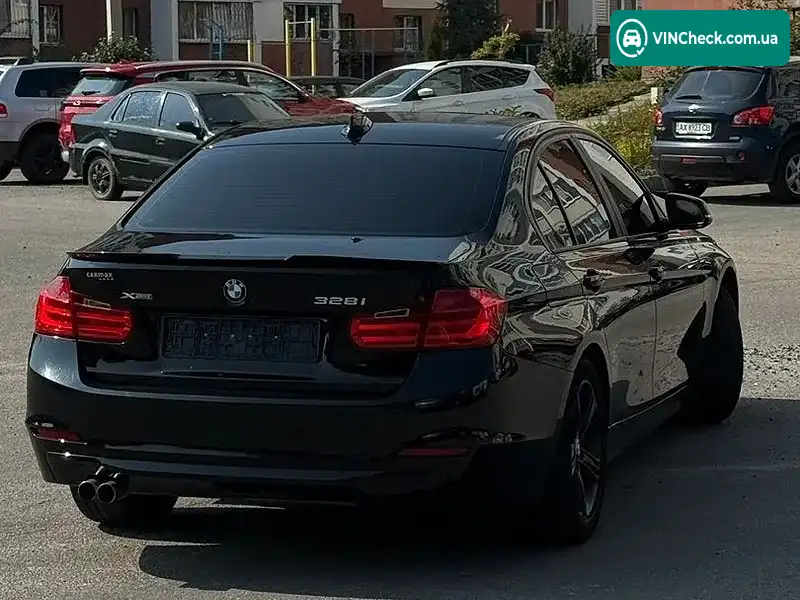 BMW 3 Series 2012, фото з оголошення 2 з 13, VIN WBA3B5C51DF592147
