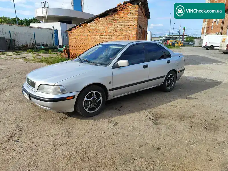 Volvo S40 1998, фото з оголошення 1 з 6, VIN YV1VS1223WF140063