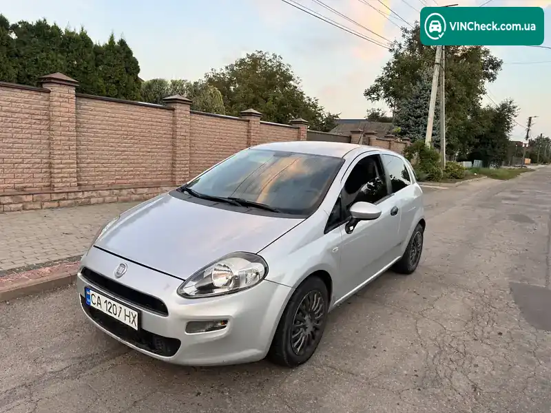 Fiat Punto 2012, фото з оголошення 2 з 10, VIN ZFA19900000900859