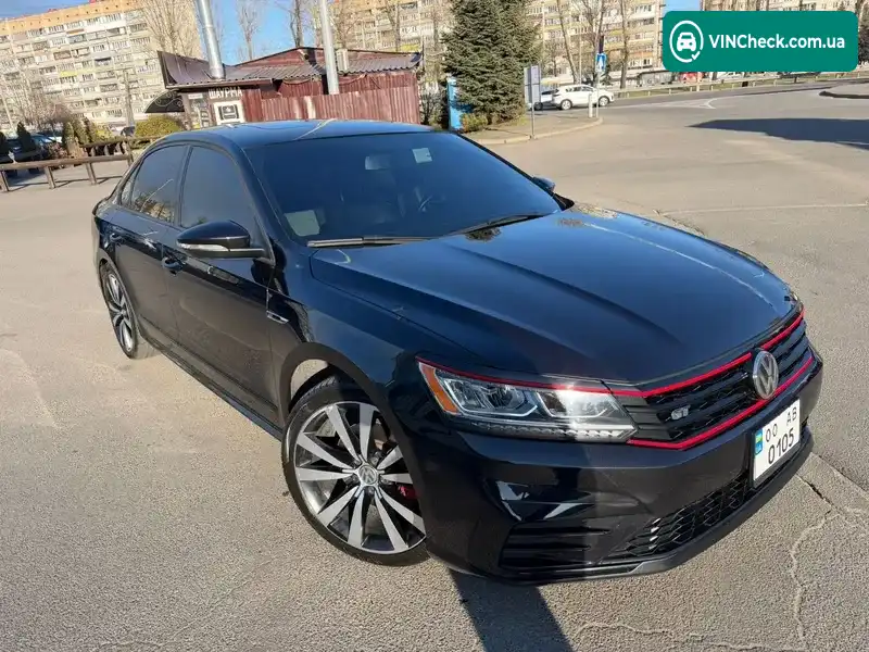 Volkswagen Passat 2018, фото з оголошення 2 з 13, VIN 1VWJM7A39JC038088