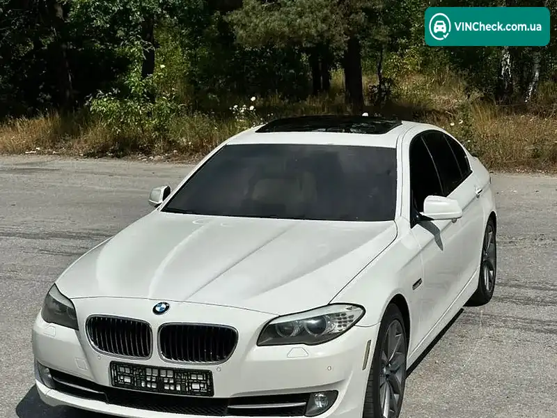 BMW 5 Series 2011, фото з оголошення 2 з 16, VIN WBAFR7C50BC803714