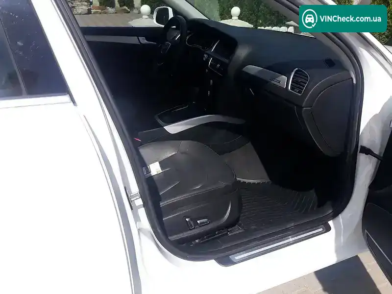 Audi A4 2013, фото з оголошення 2 з 17, VIN WAUBFAFL5DN044368