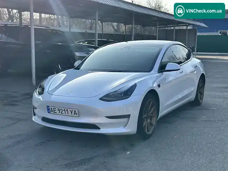 Tesla Model 3 2023, фото з оголошення 2 з 13, VIN 5YJ3E1EA6PF550594