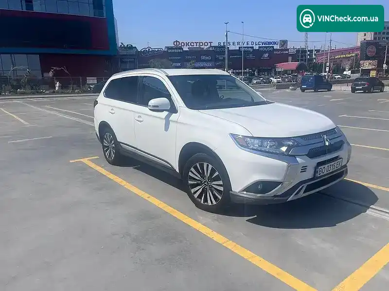 Mitsubishi Outlander 2018, фото з оголошення 1 з 9, VIN JA4AD3A33KZ009352