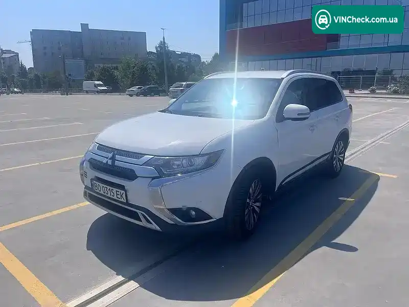 Mitsubishi Outlander 2018, фото з оголошення 2 з 9, VIN JA4AD3A33KZ009352