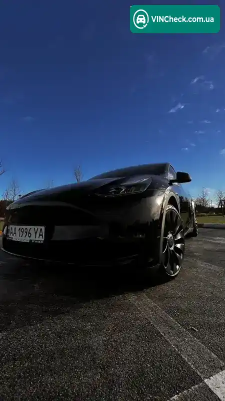 Tesla Model Y 2023, фото з оголошення 2 з 17, VIN 7SAYGDEFXPF667210