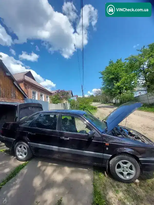 Volkswagen Passat 1992, фото з оголошення 2 з 10, VIN WVWZZZ31ZNE067767