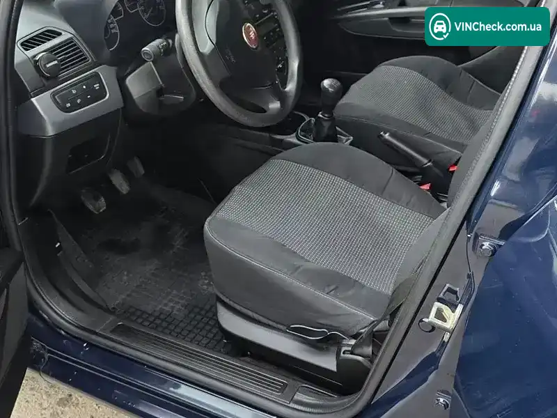 Fiat Punto 2011, фото з оголошення 2 з 11, VIN ZFA19900001850309