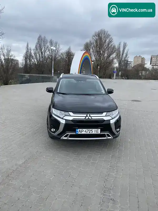 Mitsubishi Outlander 2019, фото з оголошення 2 з 20, VIN JA4AZ3A39KZ047122