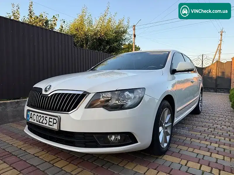 Skoda Superb 2013, фото з оголошення 1 з 6, VIN TMBAJ73T2E9030197