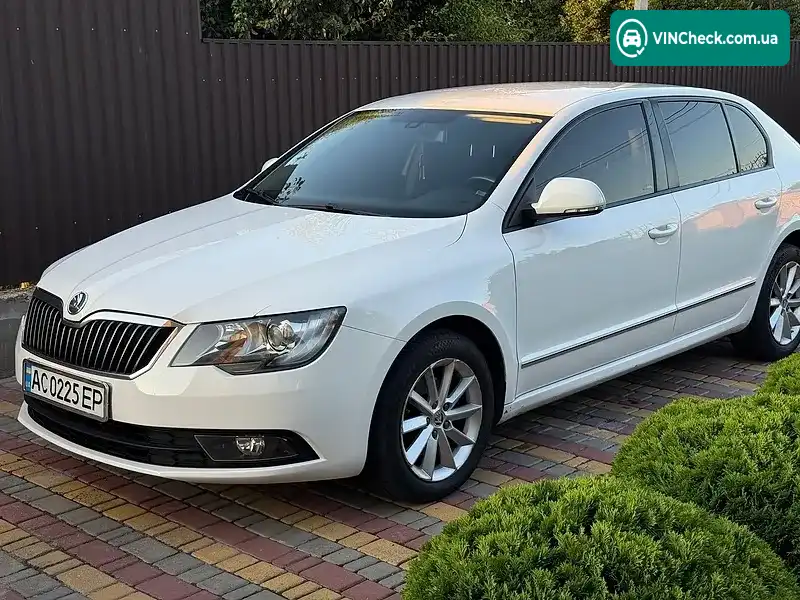 Skoda Superb 2013, фото з оголошення 2 з 6, VIN TMBAJ73T2E9030197
