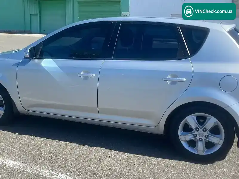 Kia Ceed 2010, фото з оголошення 2 з 14, VIN Y6DHC512BBL254752