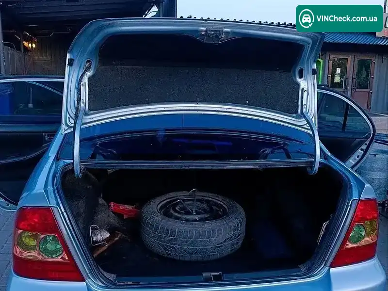 Toyota Corolla 2006, фото з оголошення 2 з 15, VIN NMTBZ28E20R127631