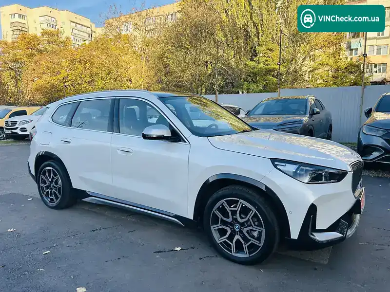BMW iX1 2023, фото з оголошення 1 з 21, VIN LBV51FX06RM688004