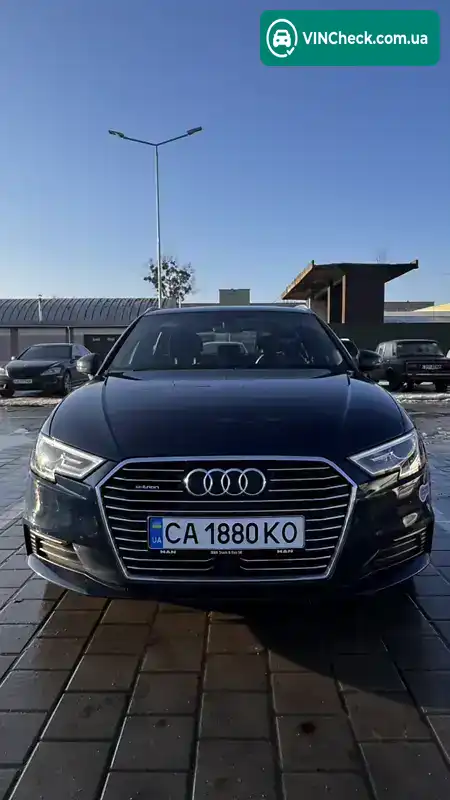 Audi A3 2018, фото з оголошення 2 з 17, VIN WAUUPBFF1JA154908