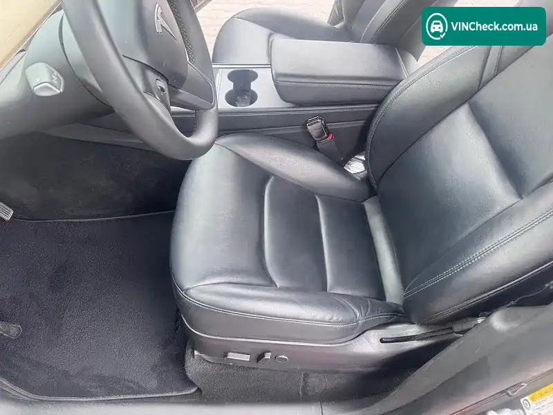 Tesla Model Y 2022, фото з оголошення 2 з 17, VIN 7SAYGDEE3NF412418