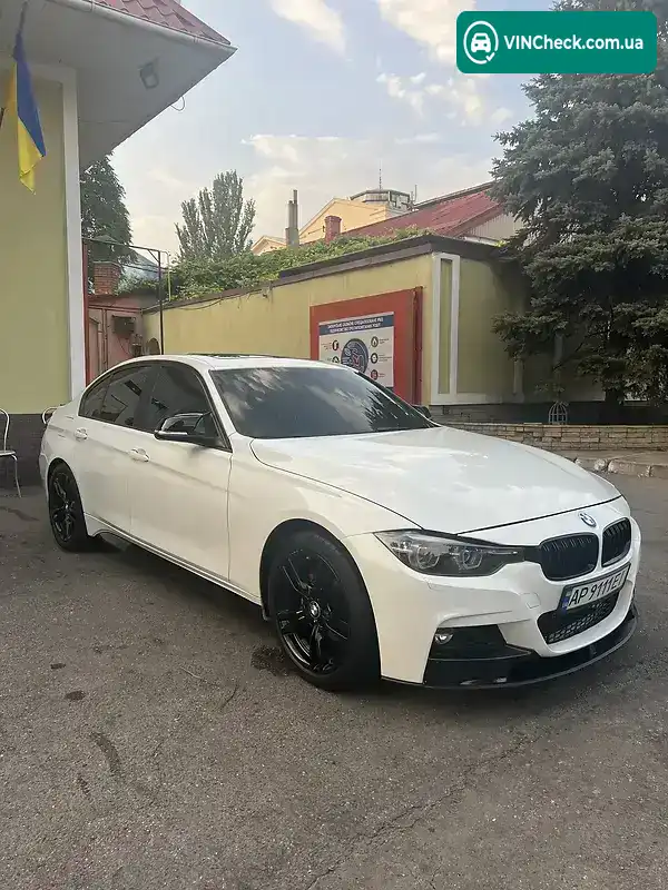 BMW 3 Series 2018, фото з оголошення 1 з 11, VIN WBA8E1G51JNU93426