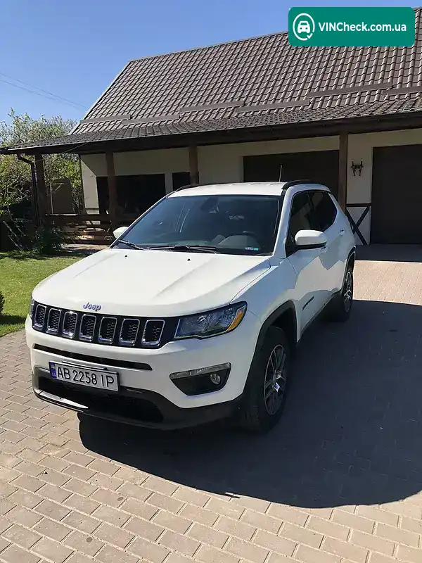Jeep Compass 2018, фото з оголошення 2 з 20, VIN 3C4NJDBB8KT678641