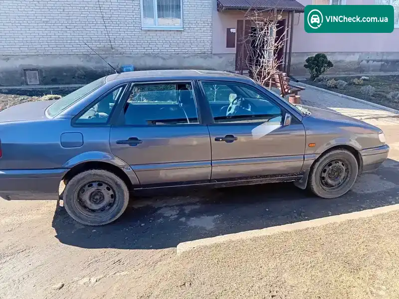 Volkswagen Passat 1994, фото з оголошення 2 з 16, VIN WVWZZZ3AZRE061056